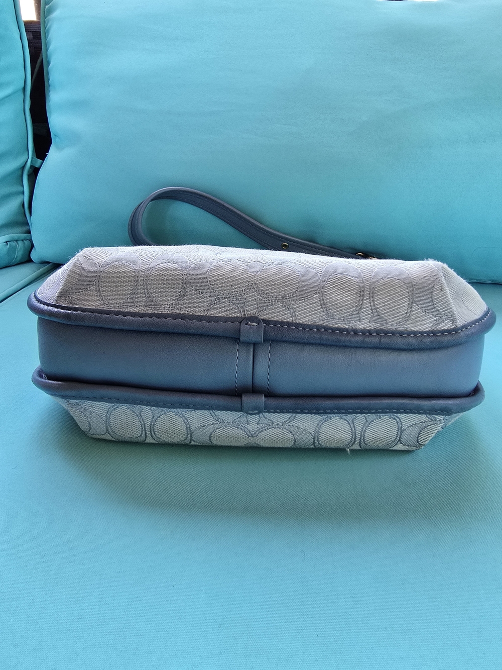 Coach Light Blue Signature Canvas Shoulder Bag - Picture 6 of 11